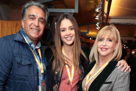 jessica alba parents photos.